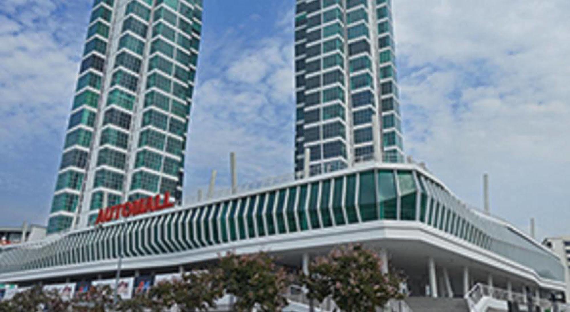 Maritime Luxury Suites George Town Extérieur photo